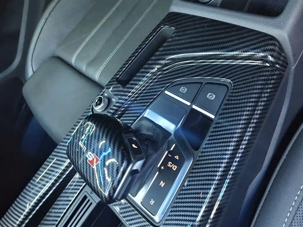 Audi A4L 2020