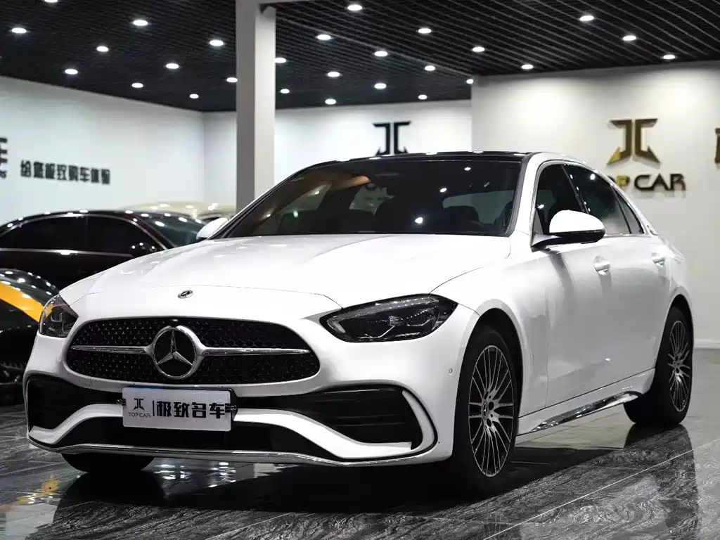 Mercedes-Benz C-Class 2023 — фото 3