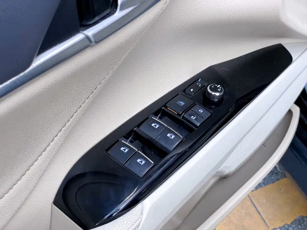 Toyota Camry 2020 — фото 20