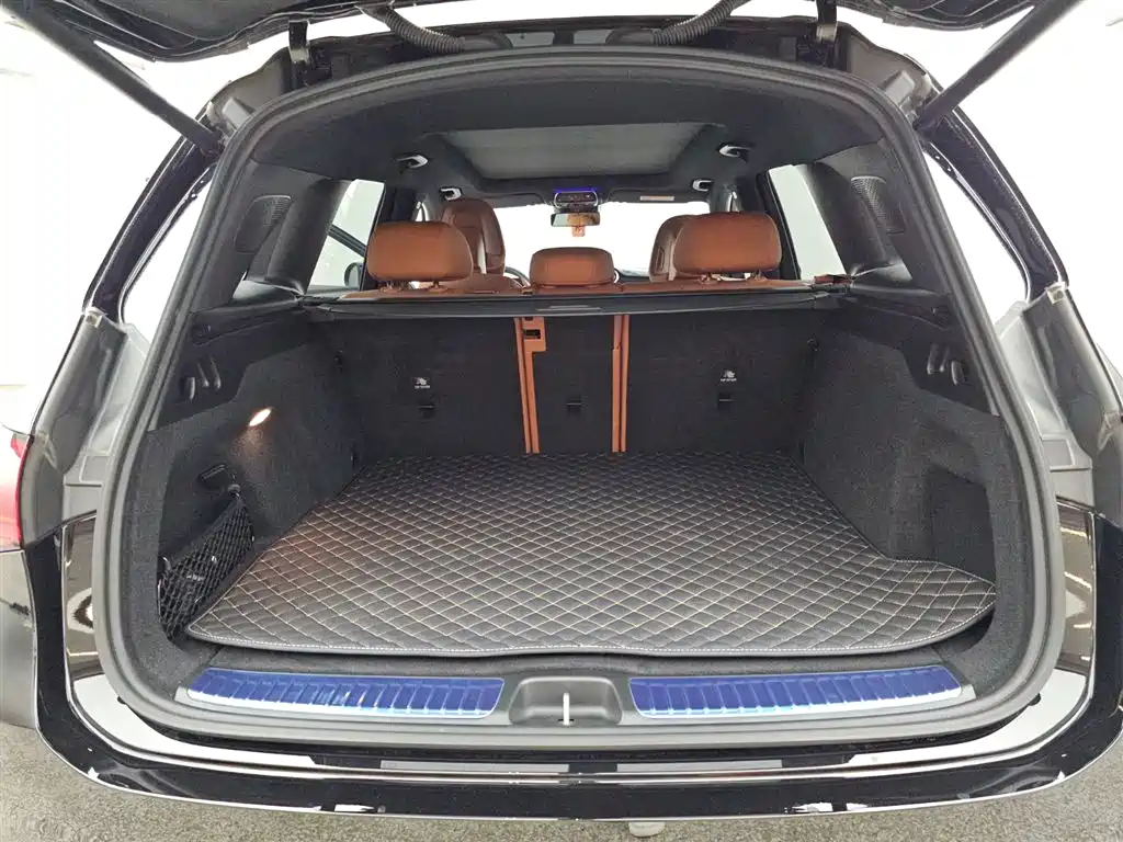 Mercedes-Benz GLC 2025
