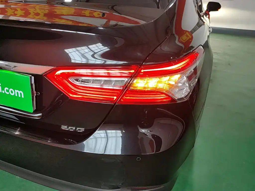 Toyota Camry 2022 — фото 8
