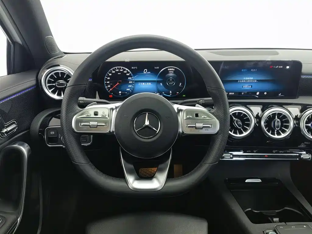 Mercedes-Benz A-Class 2022 — фото 11
