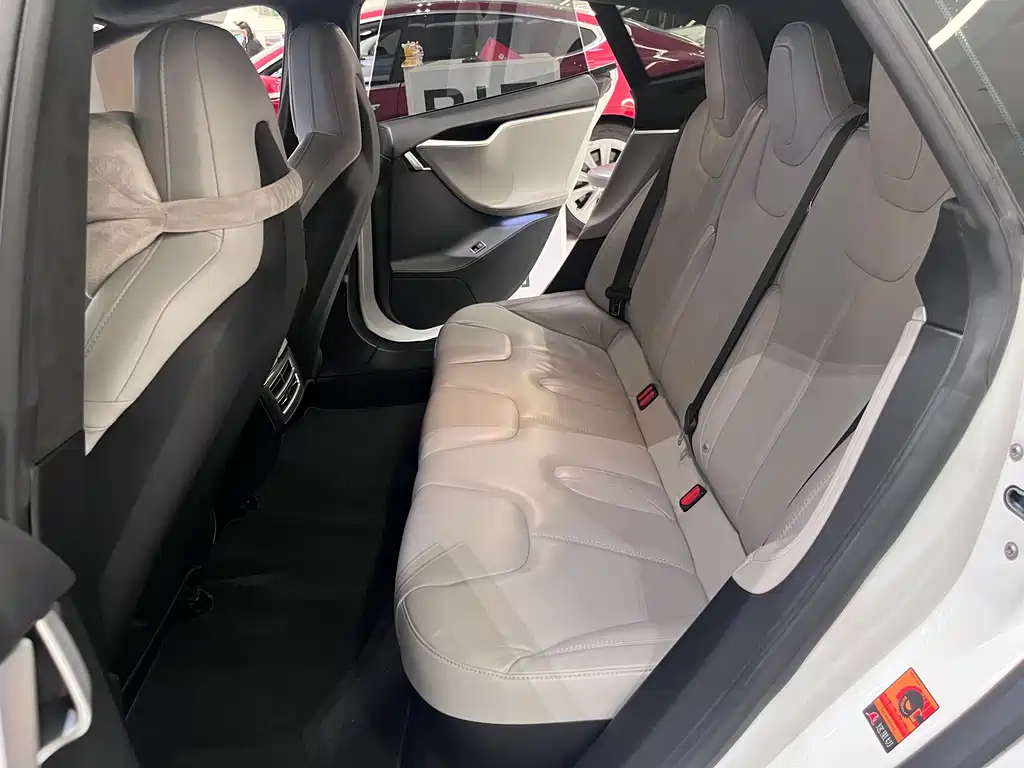 Tesla Model S 2016 — фото 10