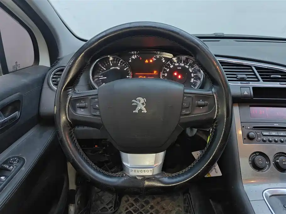 Peugeot 3008 2018 — фото 15