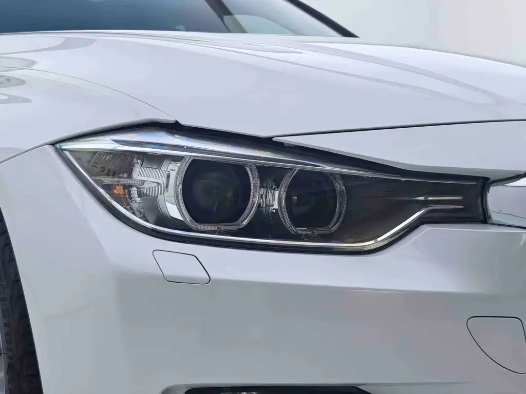 BMW 3 Series 2016 — фото 16
