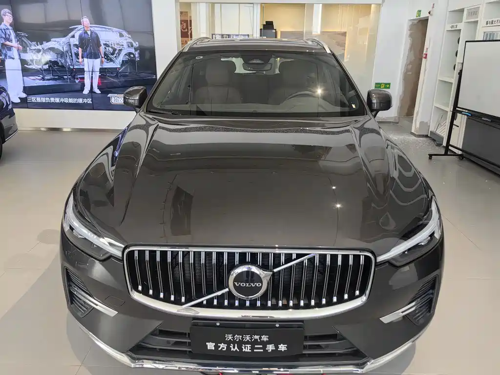 Volvo XC60 2025 — фото 2
