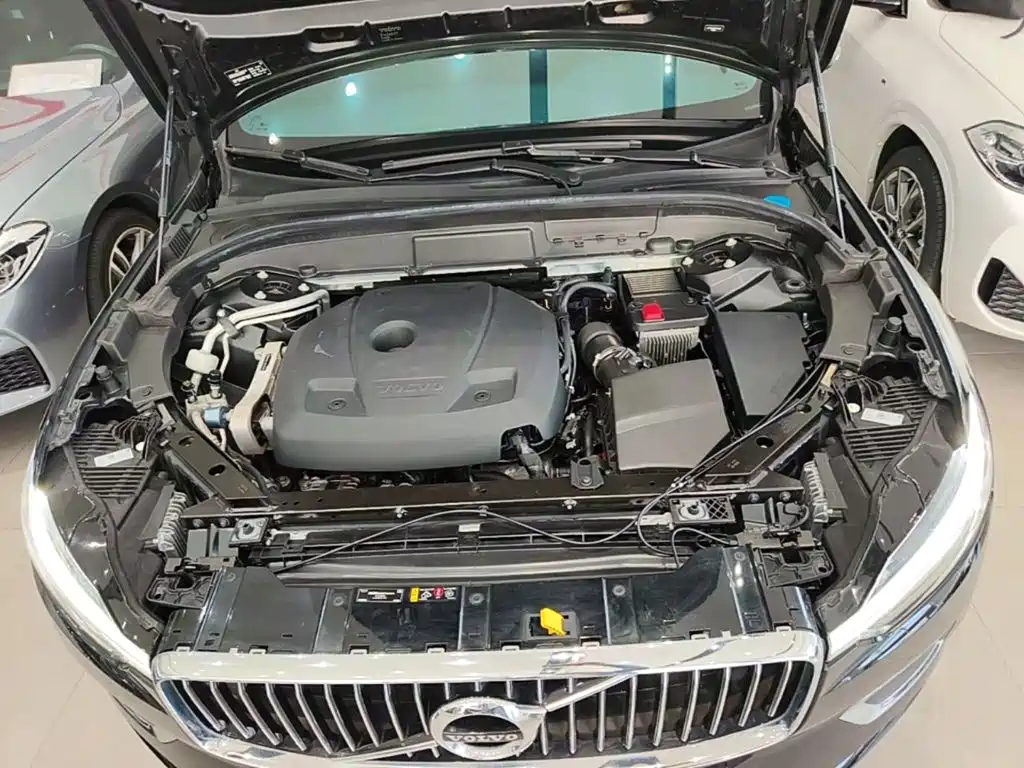 Volvo XC60 2021 — фото 20
