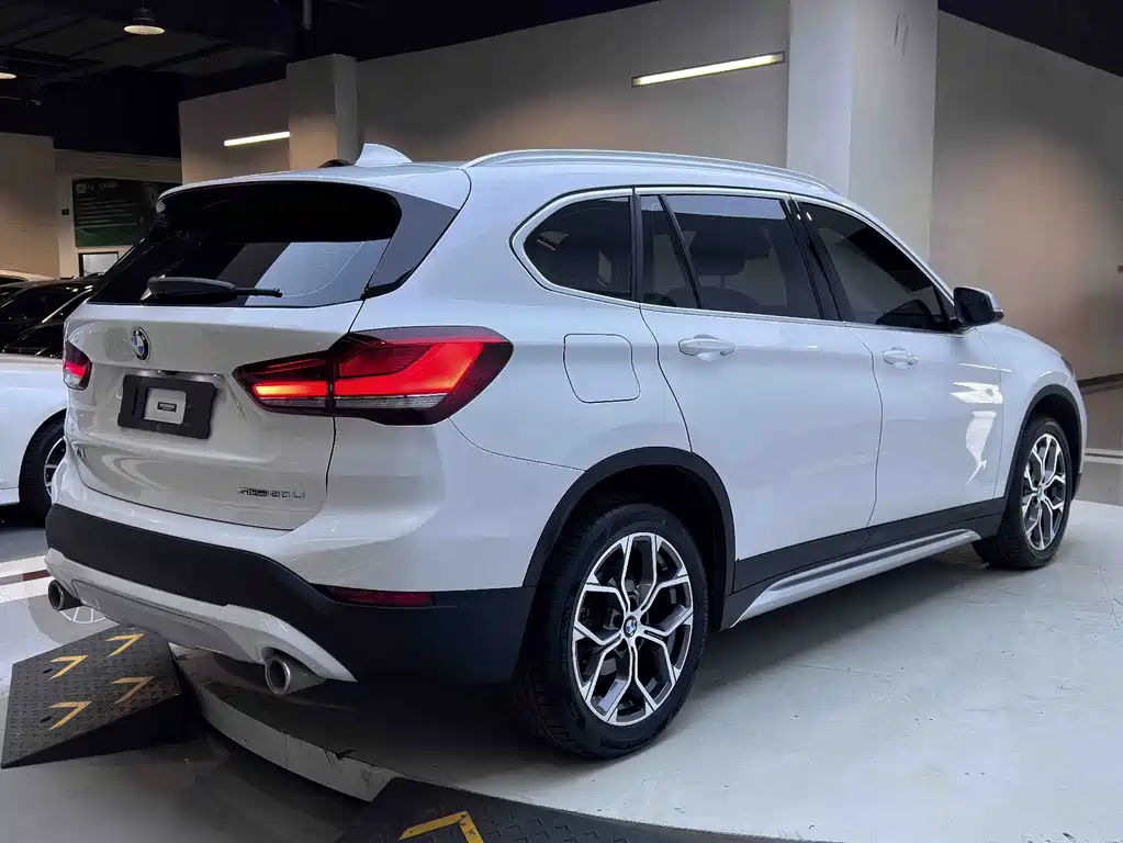 BMW X1 2022 — фото 8