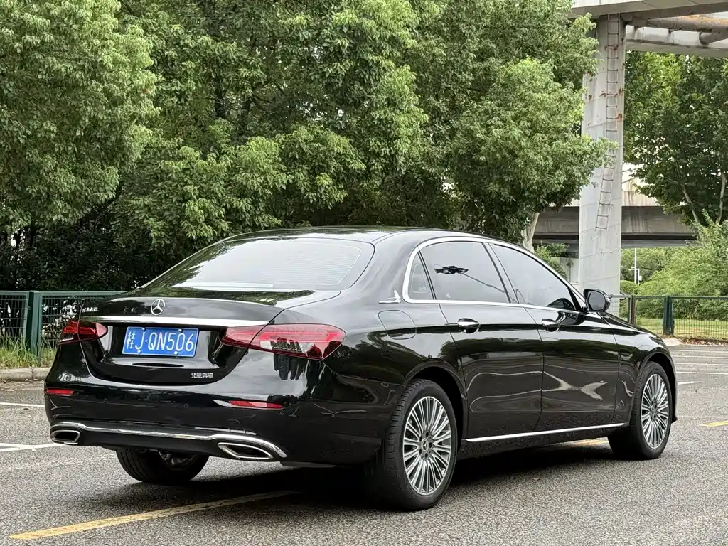 Mercedes-Benz E-Class 2023 — фото 10