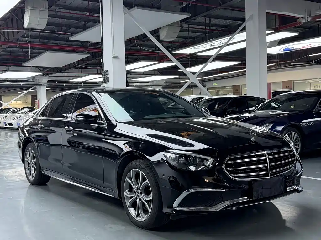Mercedes-Benz E-Class 2023 — фото 3