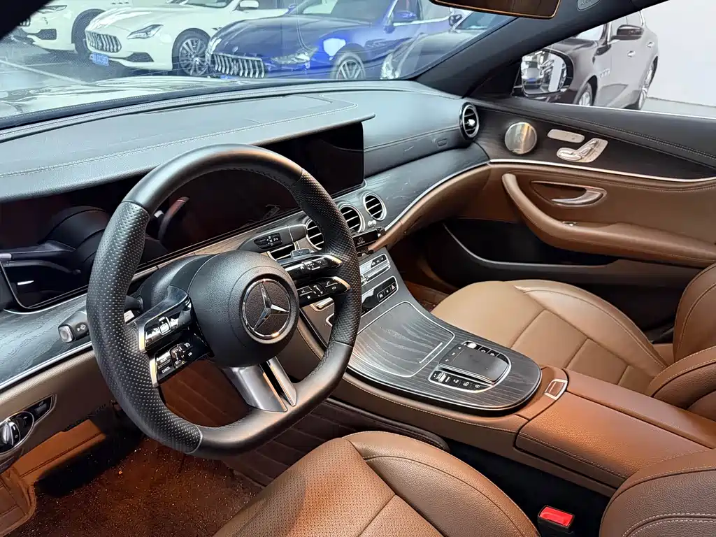 Mercedes-Benz E-Class 2023 — фото 5