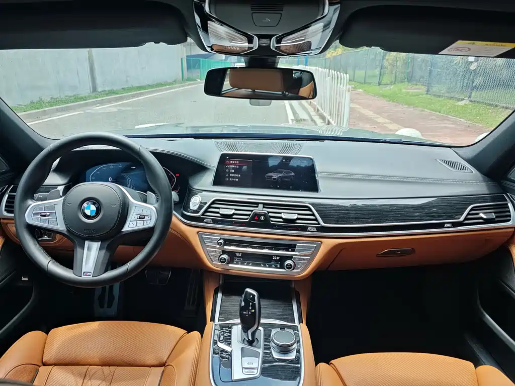 BMW 7 Series 2022 — фото 10