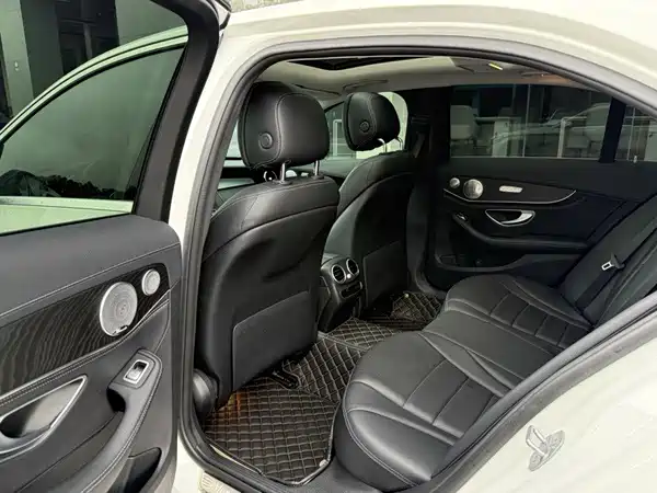 Mercedes-Benz C-Class 2019