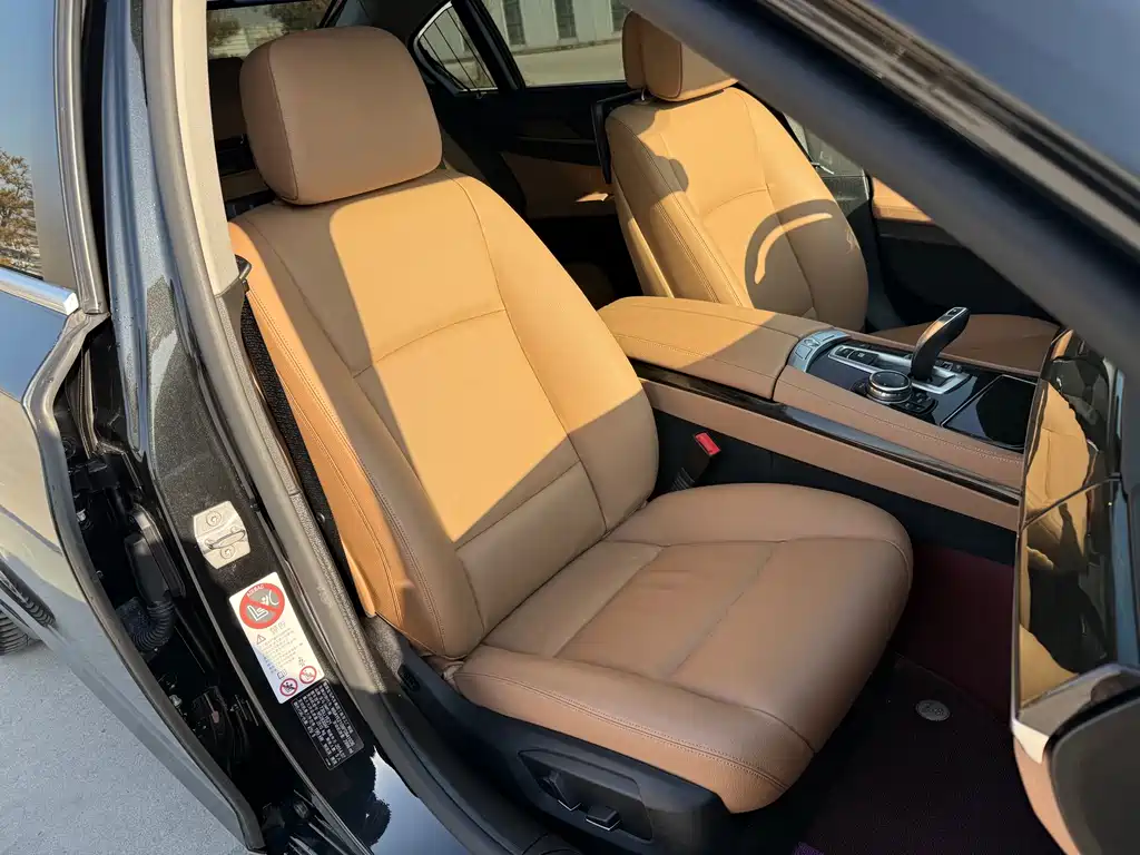 BMW 7 Series 2015 — фото 46