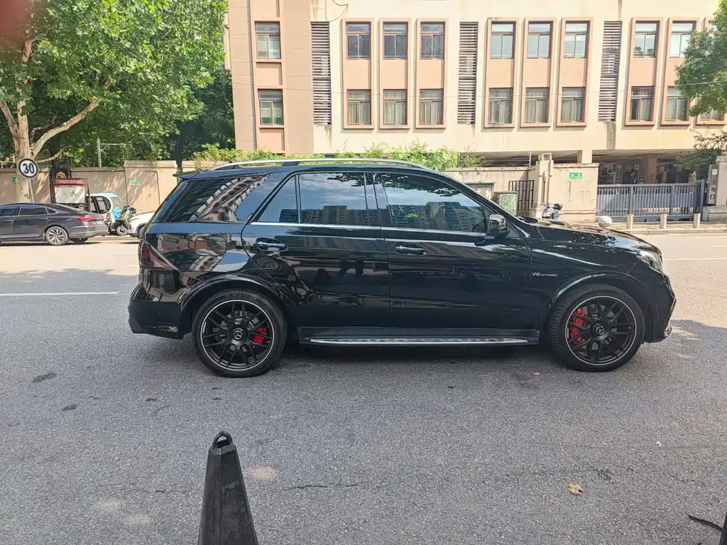 Mercedes-Benz GLE 2016