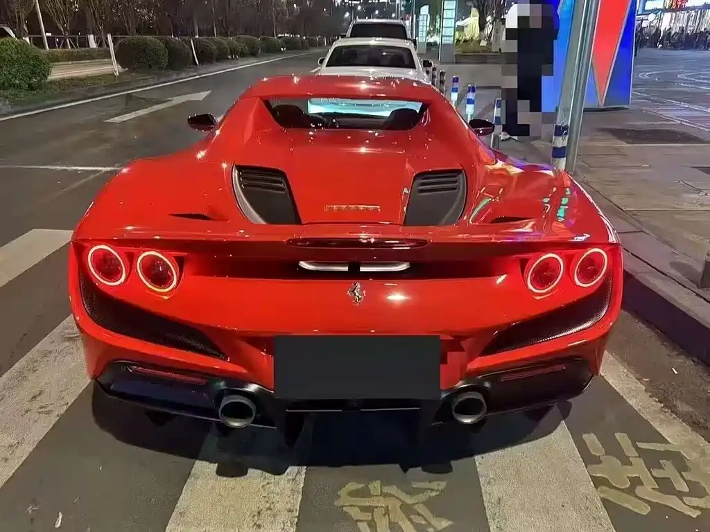Ferrari F8 2023 — фото 3