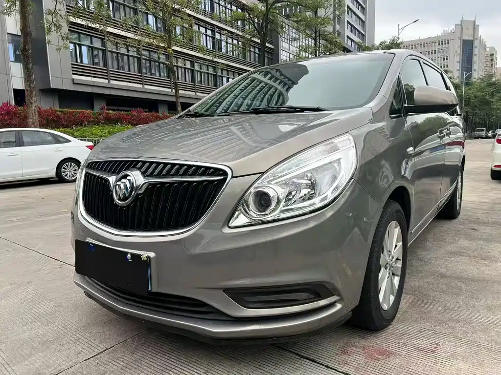 Buick GL8 2019 — фото 1