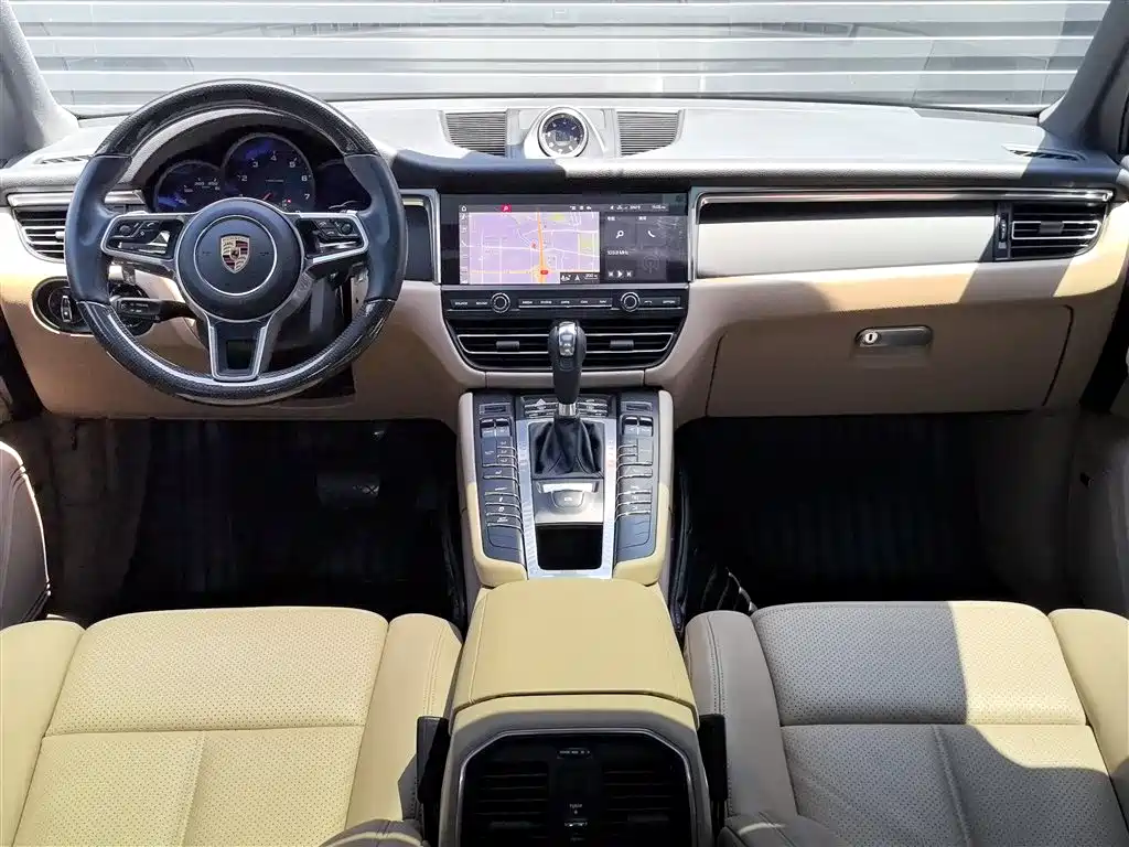 Porsche Macan 2021