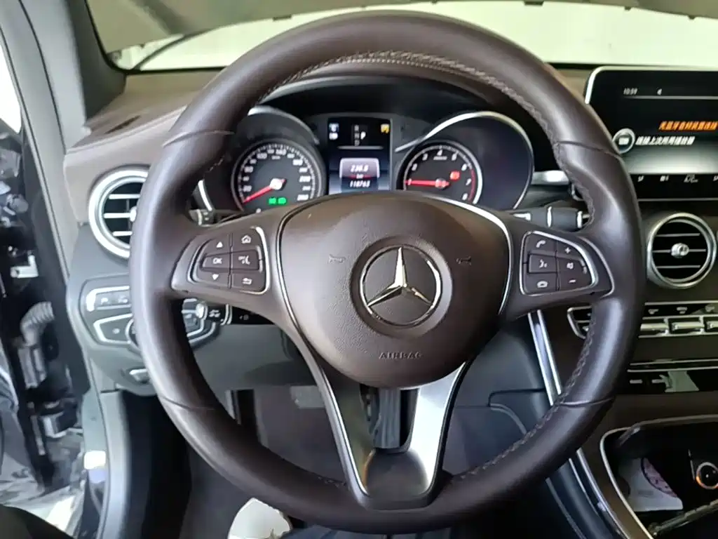 Mercedes-Benz GLC 2017 — фото 11