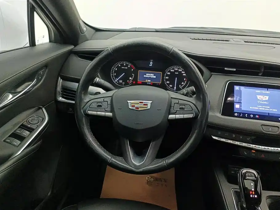 Cadillac XT4 2021 — фото 15
