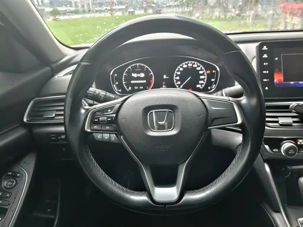 Honda Accord 2022 — фото 11