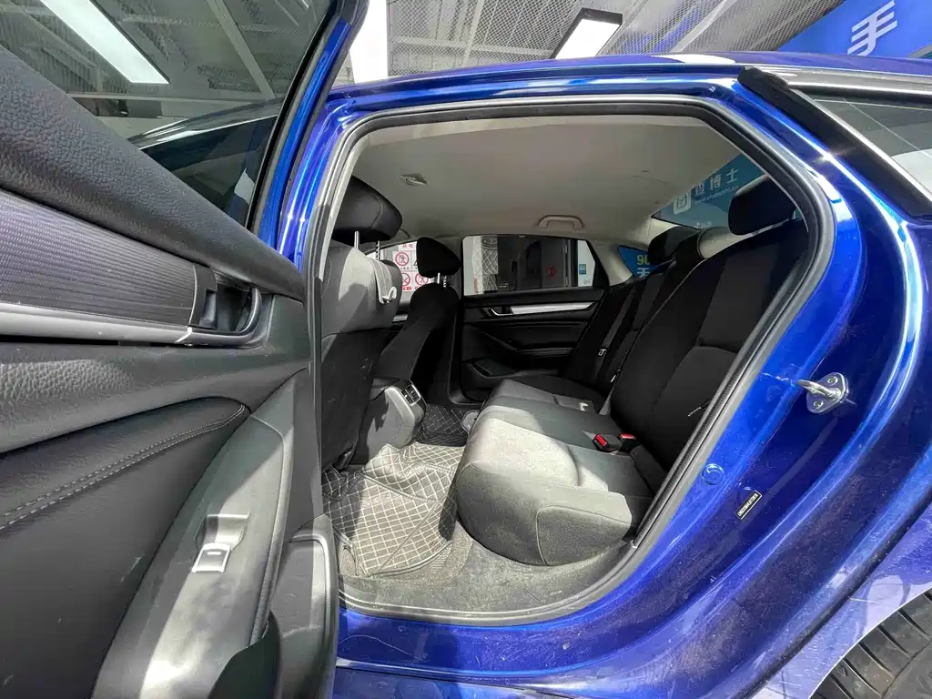 Honda Accord 2020 — фото 17