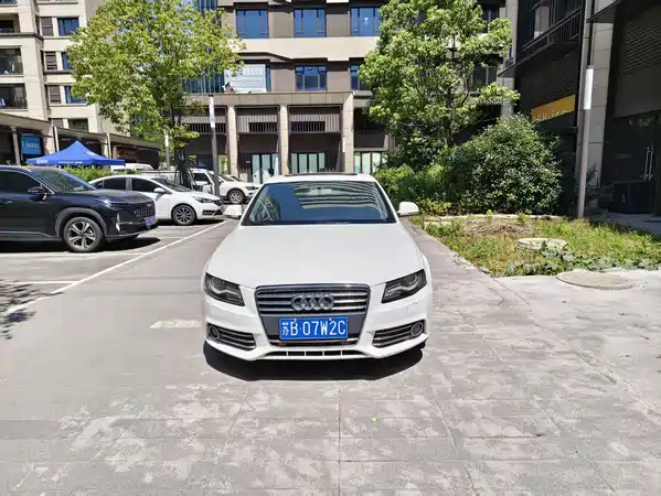 Audi A4L 2012