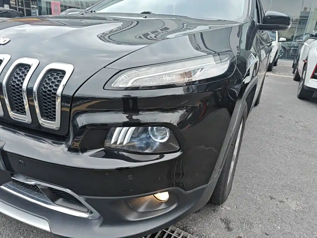 Jeep Cherokee 2017 — фото 24