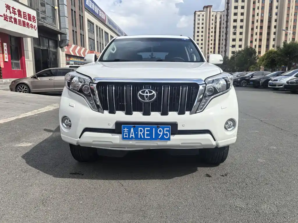 Toyota Prado 2015 — фото 1