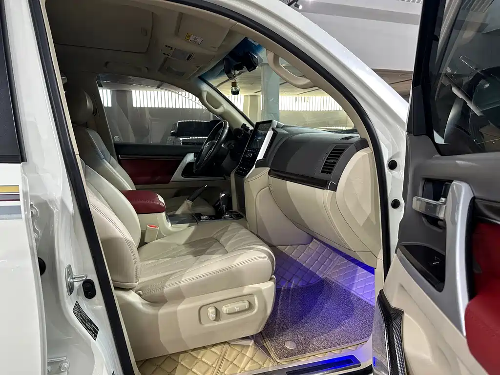 Toyota Land Cruiser 2020 — фото 11