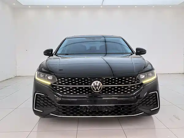 Volkswagen Passat 2024