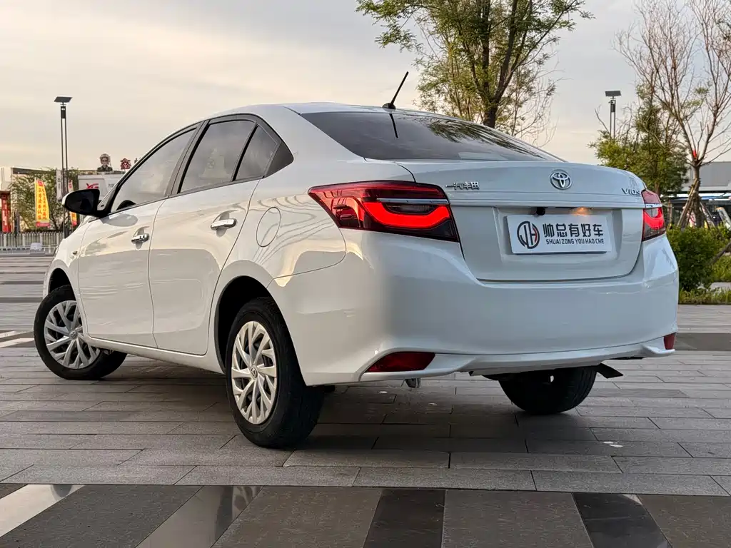 Toyota Vios 2022 — фото 4