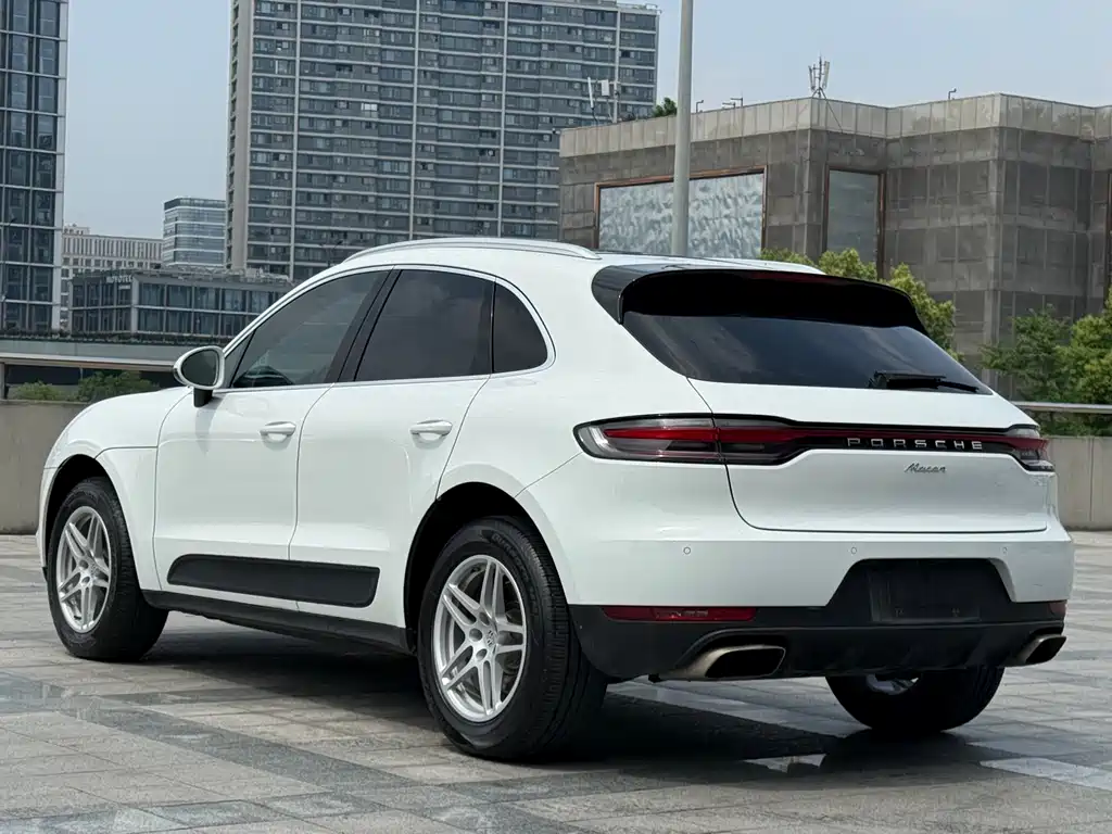 Porsche Macan 2019 — фото 15