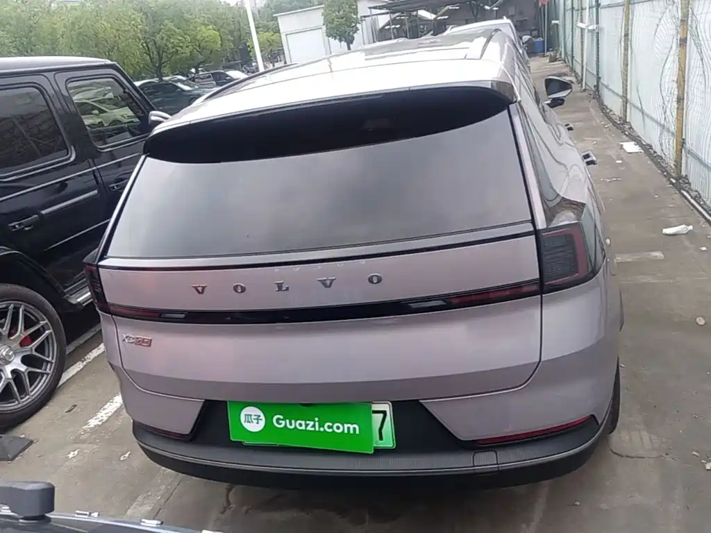 Volvo XC70 PHEV 2025