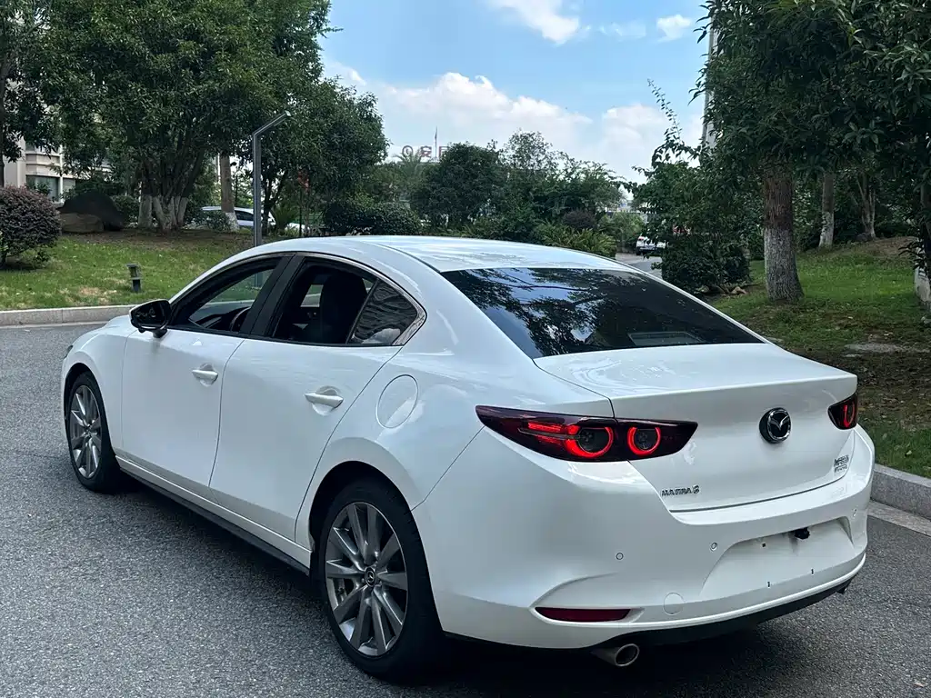 Mazda 3 Axela 2022
