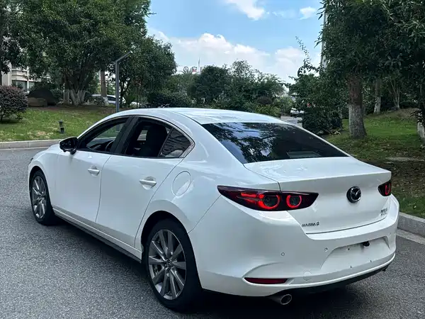 Mazda 3 Axela 2022