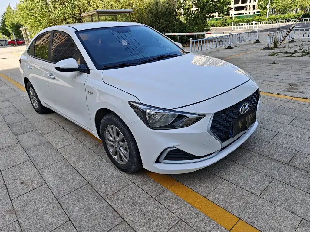 Hyundai Elantra 2021 — фото 8
