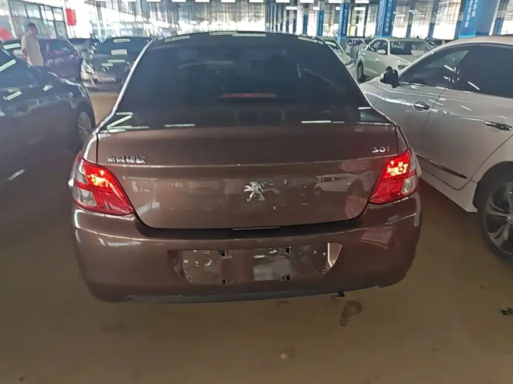 Peugeot 301 2015