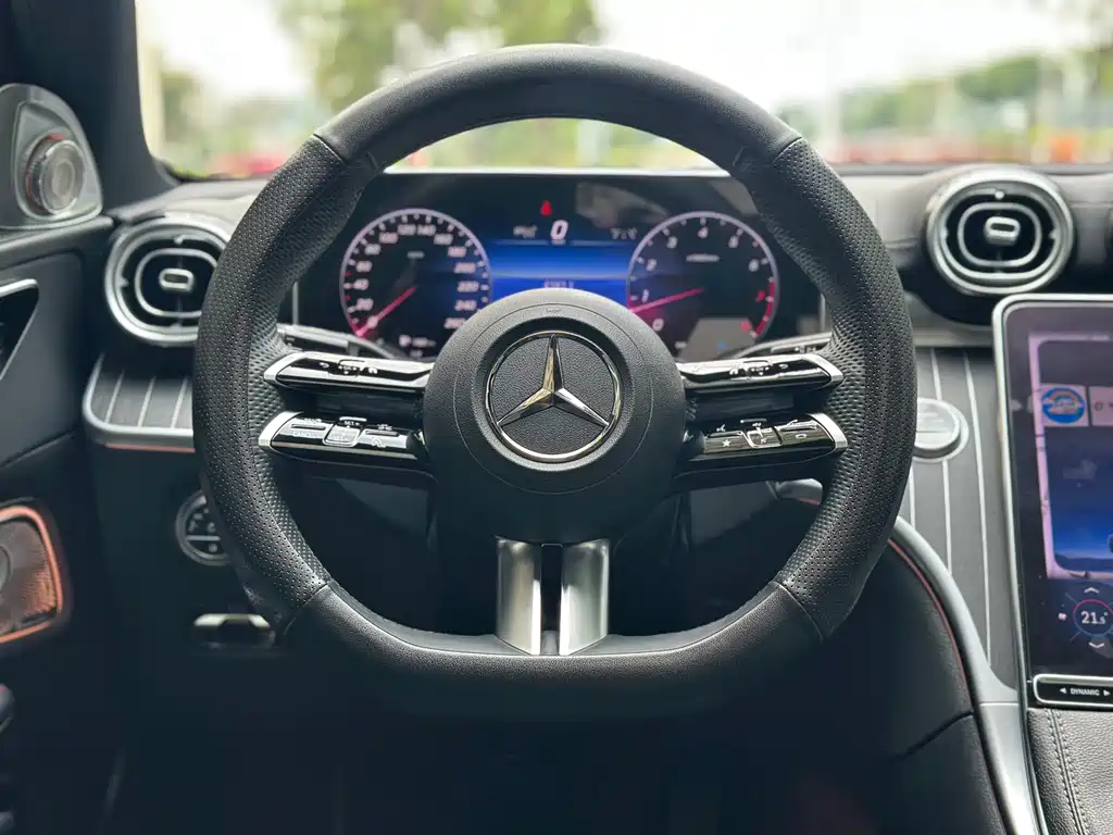 Mercedes-Benz C-Class 2023 — фото 7