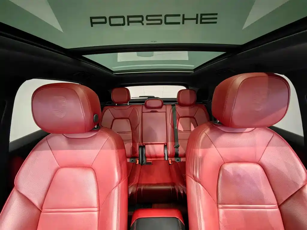 Porsche Cayenne Hybrid 2021 — фото 16