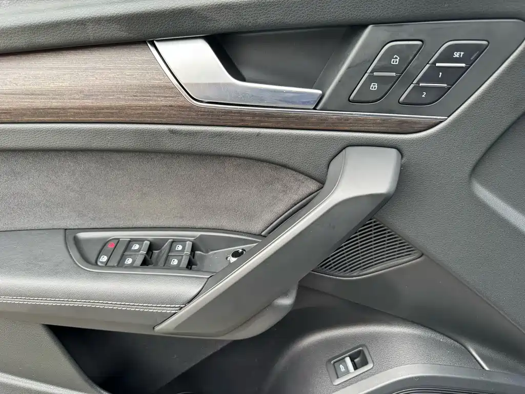 Audi Q5L 2021 — фото 21