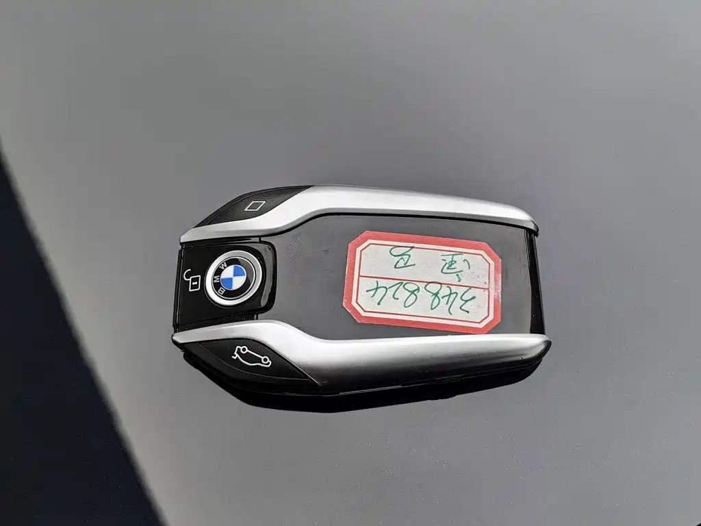 BMW 7 Series 2018 — фото 19