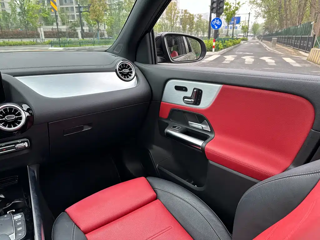 Mercedes-Benz GLA AMG 2021 — фото 17