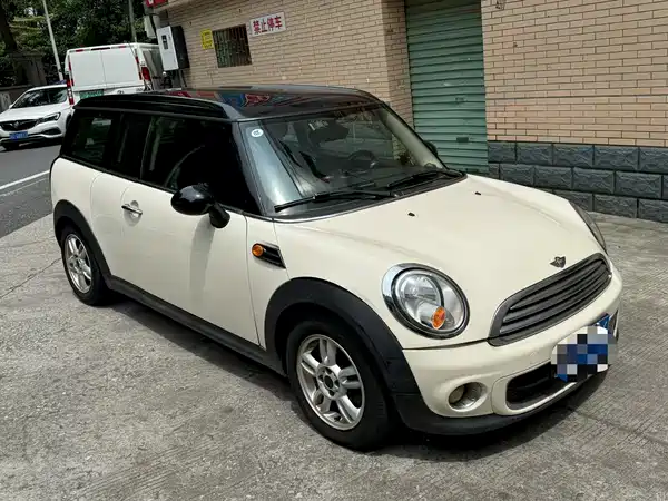 MINI Clubman 2012