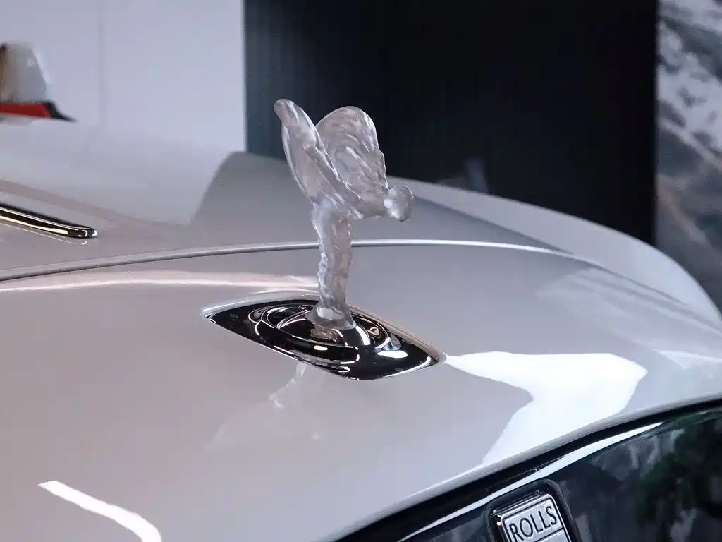 Rolls-Royce Phantom 2018 — фото 11
