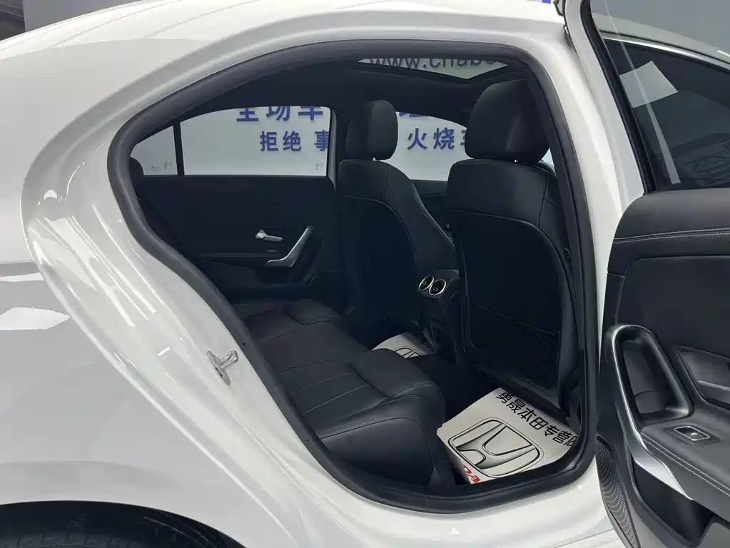 Mercedes-Benz A-Class 2022 — фото 10