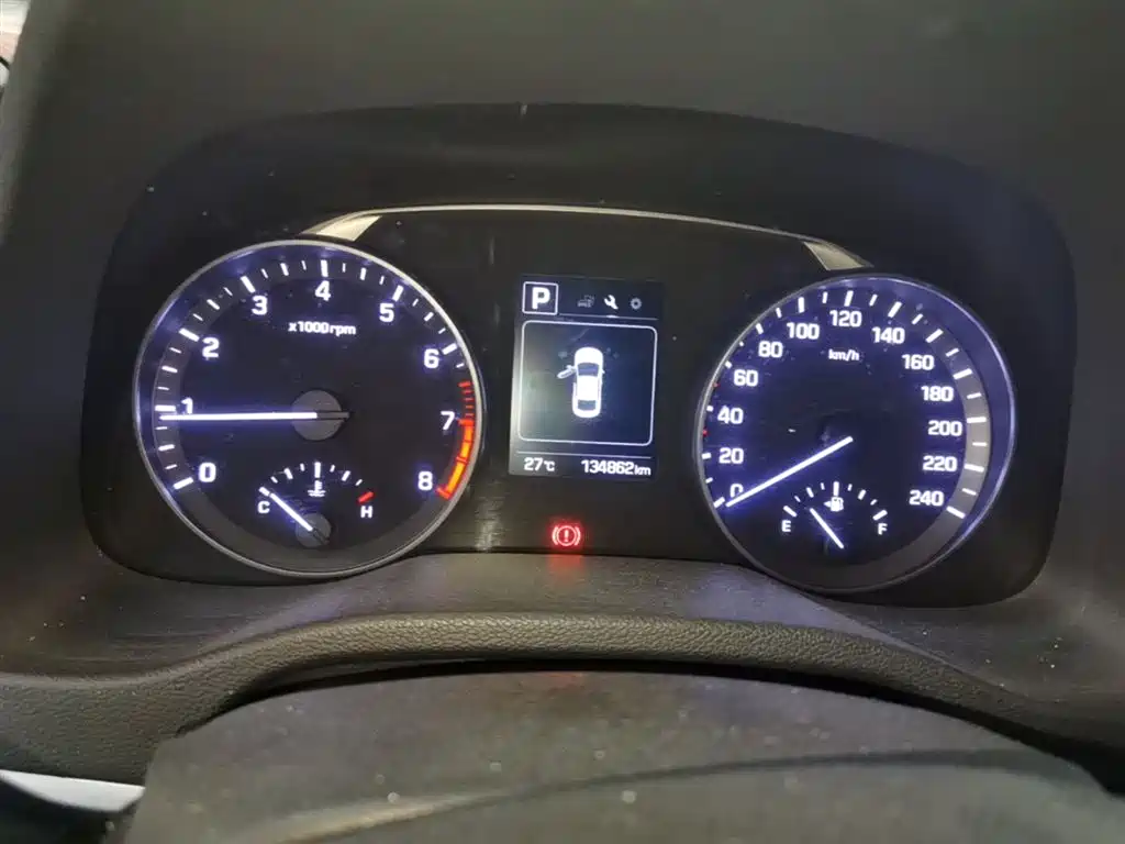 Hyundai Elantra 2016 — фото 12