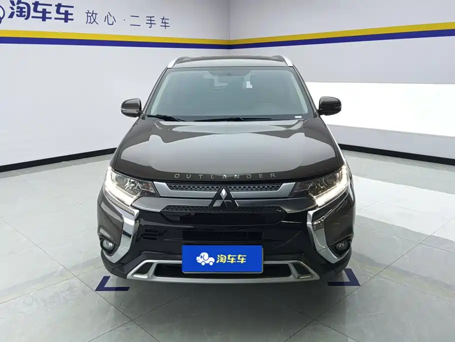 Mitsubishi Outlander 2019 — фото 2