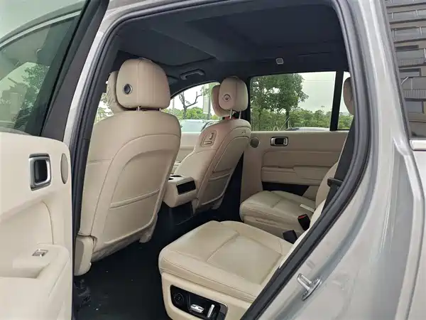 Li Auto L8 2024