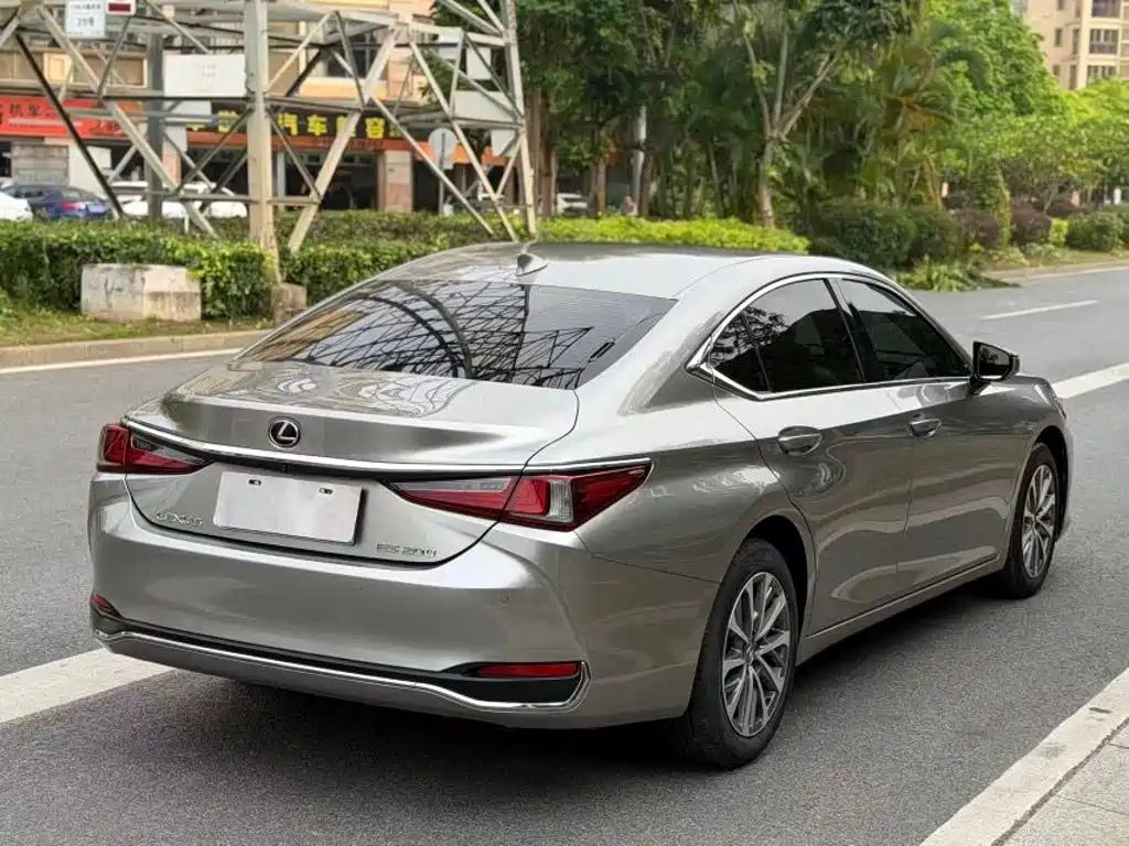 Lexus ES 2022 — фото 4